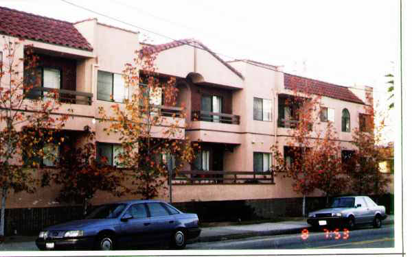 914 E Wilson Ave in Glendale, CA - Building Photo - Building Photo