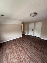 325 E Lincoln Ave, Unit 2 in Oshkosh, WI - Building Photo - Building Photo