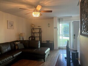 5500 Ocean Shore Blvd, Unit 11 in Ormond Beach, FL - Foto de edificio - Building Photo