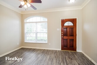 5034 Colony Hurst Trail in Spring, TX - Foto de edificio - Building Photo