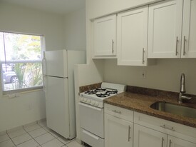 2243 Calais Dr in Miami Beach, FL - Building Photo - Building Photo