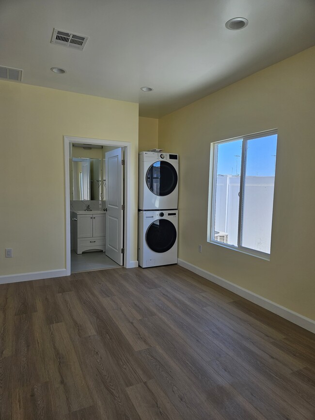 11583 Quartz Ave in Fountain Valley, CA - Building Photo - Building Photo