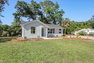 1602 Carruthers St in Tallahassee, FL - Foto de edificio - Building Photo
