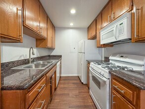 4071 McLaughlin Ave in Los Angeles, CA - Foto de edificio - Building Photo