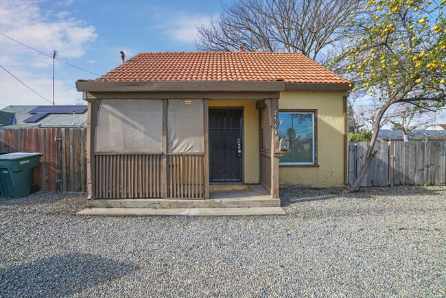 property at 2559 Clay St