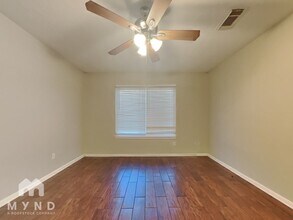 275 Indian Falls S in Montgomery, TX - Building Photo - Building Photo