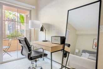 66 Avenue A in New York, NY - Foto de edificio - Building Photo