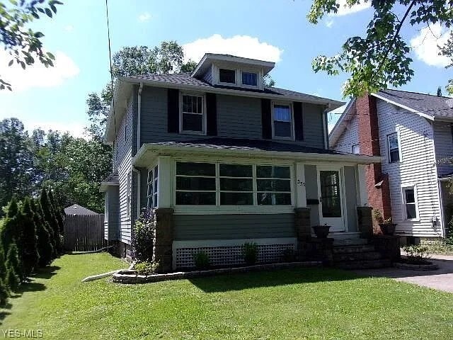 353 N Chestnut St in Ravenna, OH - Foto de edificio - Building Photo