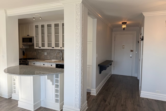 205 West End Ave in New York, NY - Building Photo - Building Photo