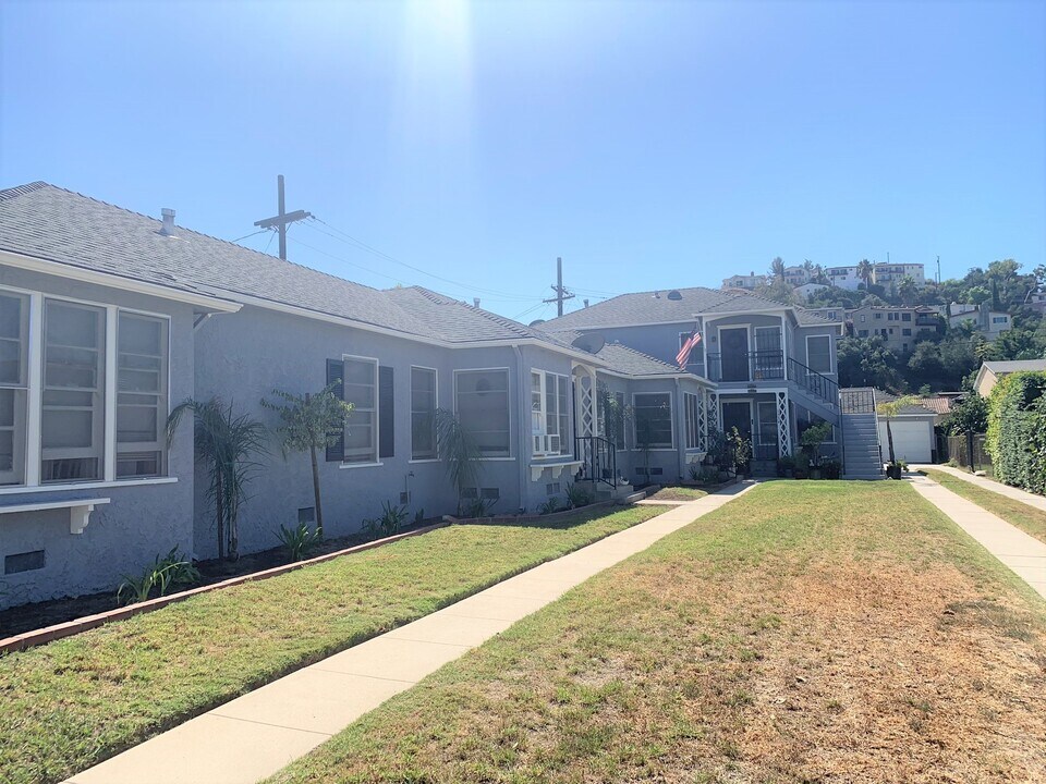 1334 E Garfield Ave in Glendale, CA - Building Photo