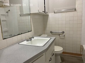 1906 Wisdom Dr-Unit -10 in Amarillo, TX - Building Photo - Building Photo