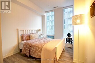 28 Wellesley St E in Toronto, ON - Building Photo - Building Photo