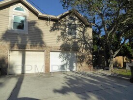 176 East Coast Dr in Atlantic Beach, FL - Building Photo