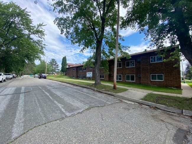 109 3rd Ave in Bovey, MN - Building Photo - Building Photo