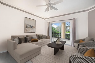 5168 Northridge Rd, Unit 112 in Sarasota, FL - Building Photo