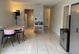 4133 NW 88th Ave in Coral Springs, FL - Foto de edificio - Building Photo