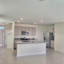 8318 Hardy Bay Lp in Wesley Chapel, FL - Building Photo - Building Photo