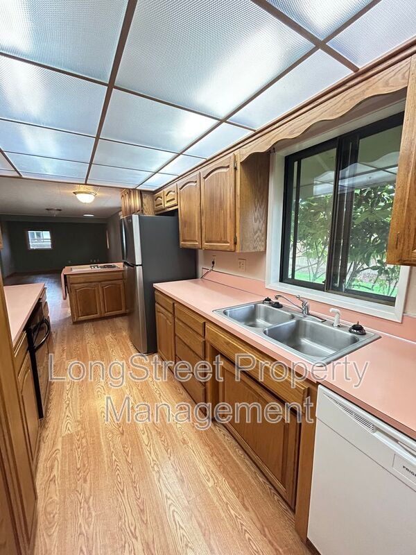 2917 Takena St SW in Albany, OR - Building Photo - Building Photo