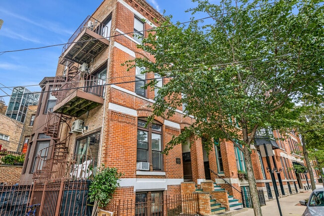 property at 213 W Wisconsin St