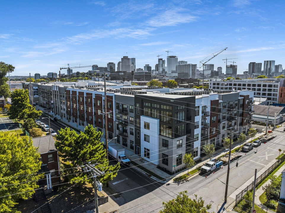 Apex Marathon Village in Nashville, TN - Building Photo