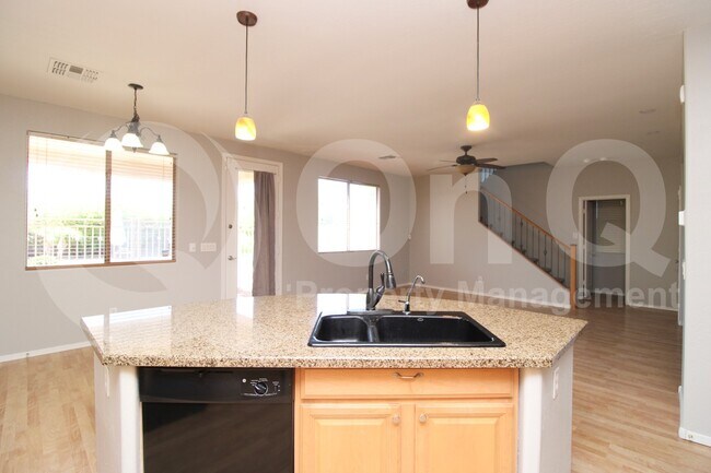 1467 E Chestnut Ln in Gilbert, AZ - Building Photo - Building Photo