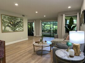 12725 Shoreline Dr in Wellington, FL - Building Photo