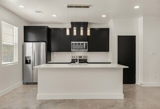 201 Dawn Lynn Dr in College Station, TX - Building Photo - Building Photo