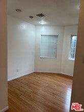 5344 Don Pio Dr in Los Angeles, CA - Building Photo - Building Photo