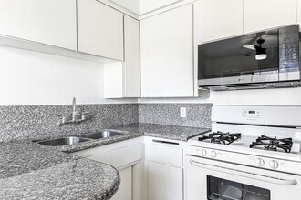 809 Flora Dr in Inglewood, CA - Building Photo - Building Photo