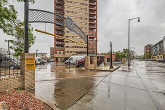 100 Park Ave W in Denver, CO - Building Photo - Building Photo