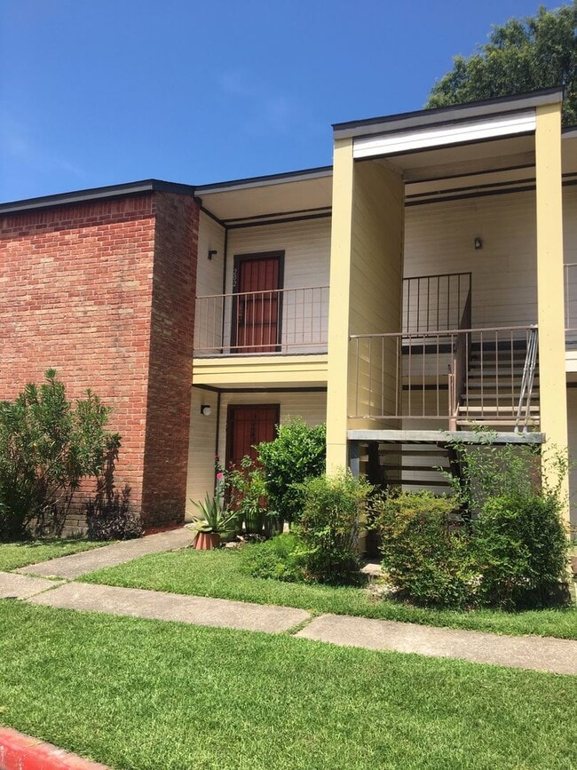 property at 13480 S Thorntree Dr
