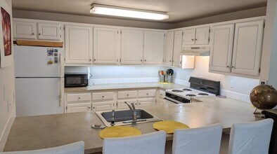 17580 NW Springville Rd in Portland, OR - Building Photo - Building Photo