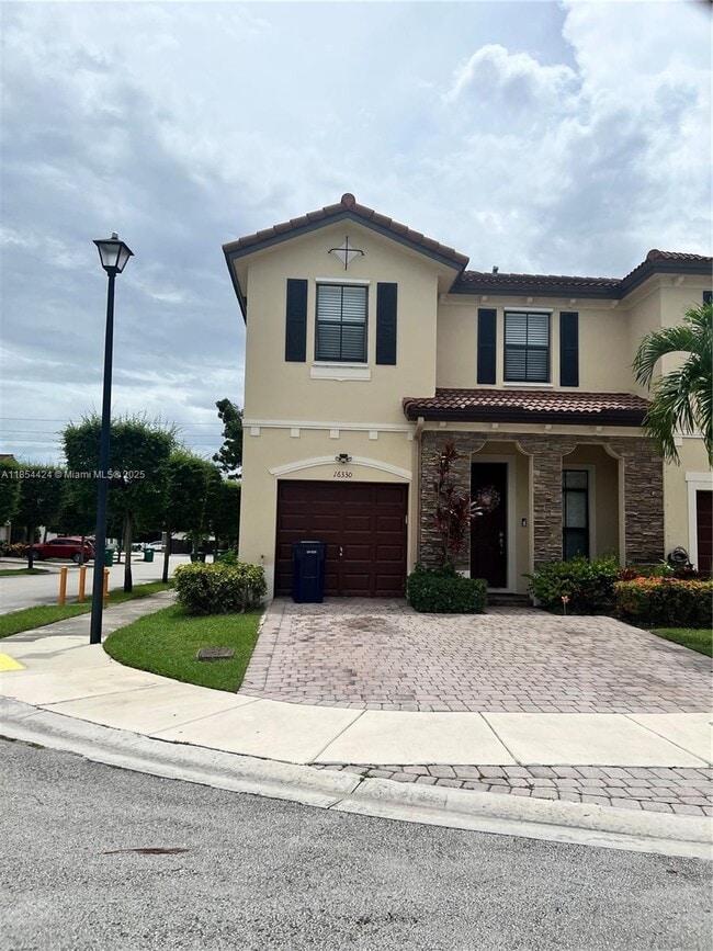 16330 SW 71st Terrace in Miami, FL - Building Photo - Building Photo