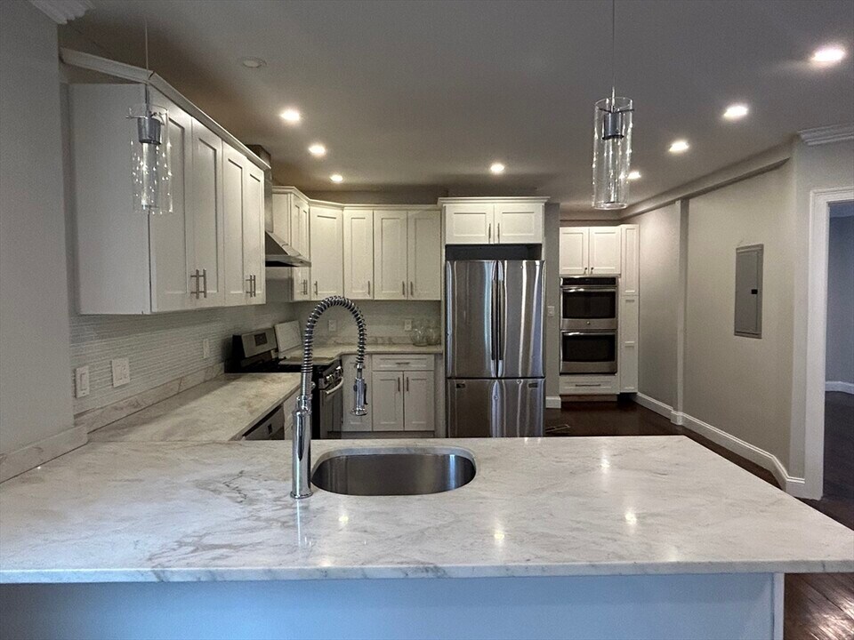 69 Swan St in Everett, MA - Building Photo