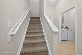 7028 Deer Lodge Cir in Jacksonville, FL - Building Photo - Building Photo