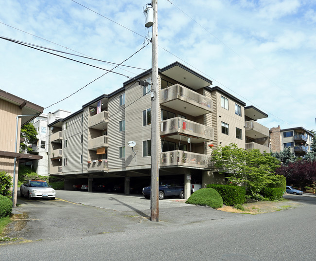 Luke Apartments in Seattle, WA - Building Photo - Building Photo