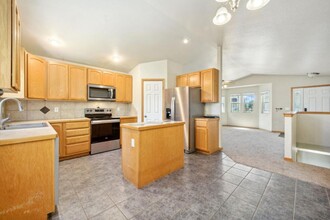 2267 Steamboat Springs St in Loveland, CO - Building Photo - Building Photo