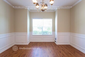 7062 Cavender Dr SW in Atlanta, GA - Foto de edificio - Building Photo