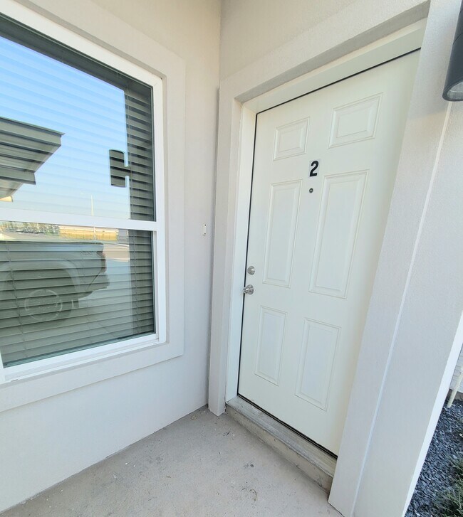 4718 W Huckleberry St, Unit #2 in Edinburg, TX - Building Photo - Building Photo