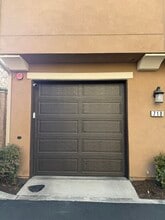 710 N Ethan Way, Unit Arroyo Condominium in Anaheim, CA - Building Photo - Building Photo