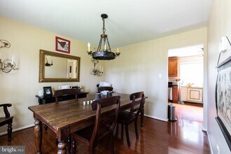 2527 Lindley Terrace in Rockville, MD - Building Photo - Building Photo