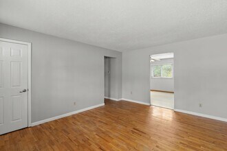 2126 Northernlimits Dr in Florissant, MO - Building Photo - Building Photo