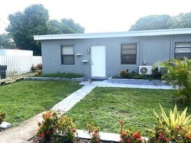504 N 57th Ave, Unit South in Hollywood, FL - Building Photo