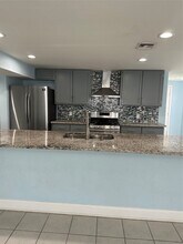 1102 Winnie St in Galveston, TX - Building Photo - Building Photo