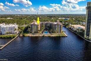2825 Palm Beach Blvd in Ft. Myers, FL - Building Photo