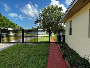 6318 SW 25th St-Unit -1 in Miramar, FL - Building Photo - Building Photo
