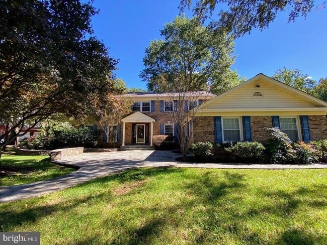 property at 3707 Moss Brooke Ct