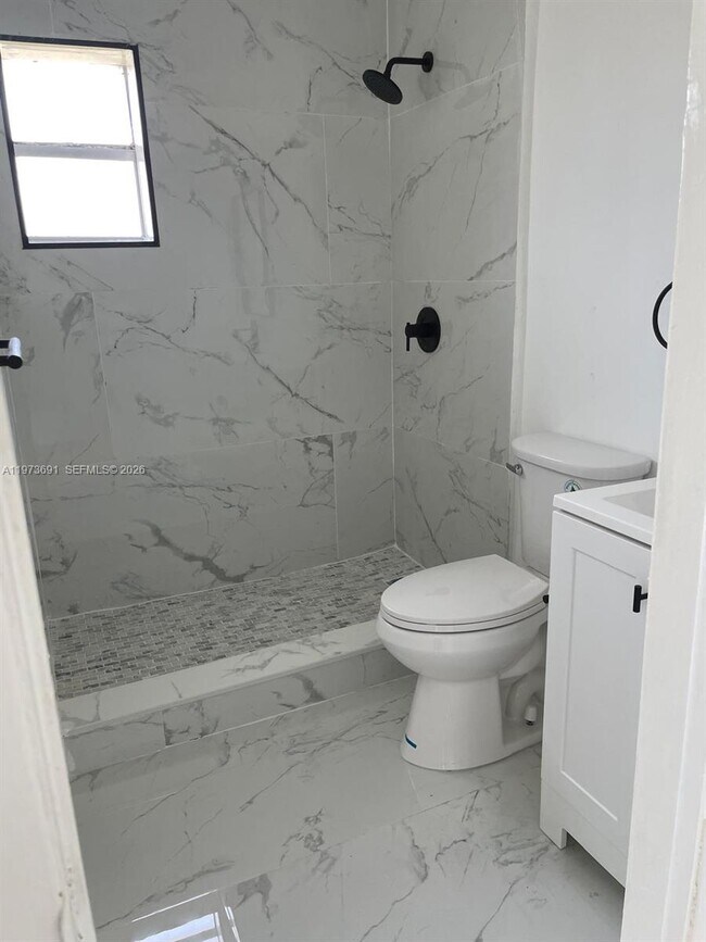 6029 Polk St in Hollywood, FL - Building Photo - Building Photo