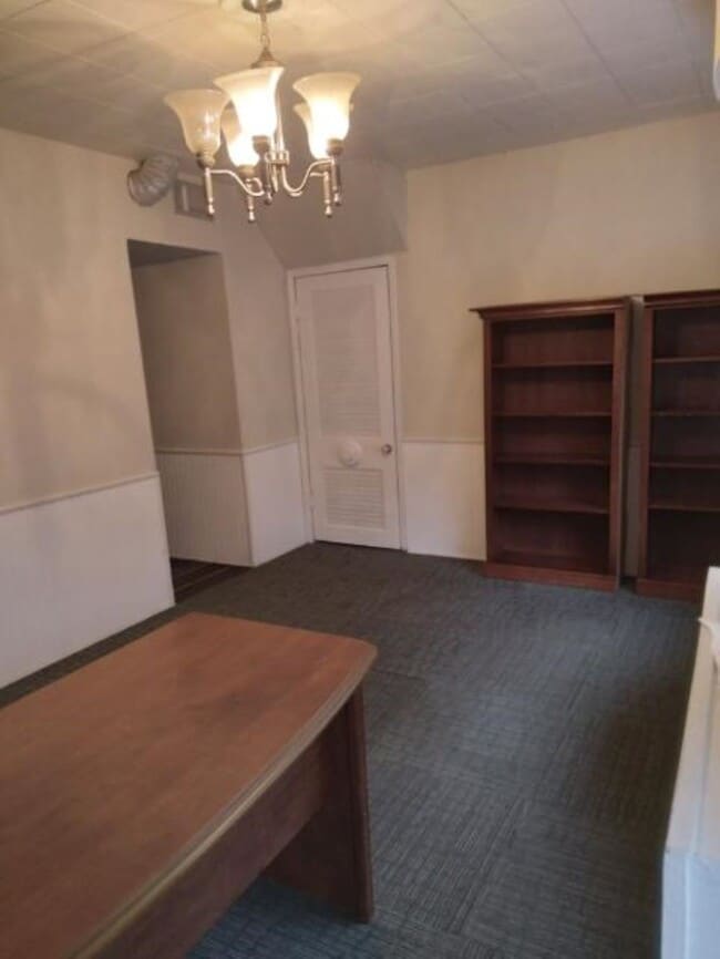 7527 Forsyth Blvd, Unit B in Clayton, MO - Foto de edificio - Building Photo
