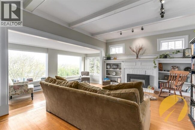 property at 3868 W 10th Ave